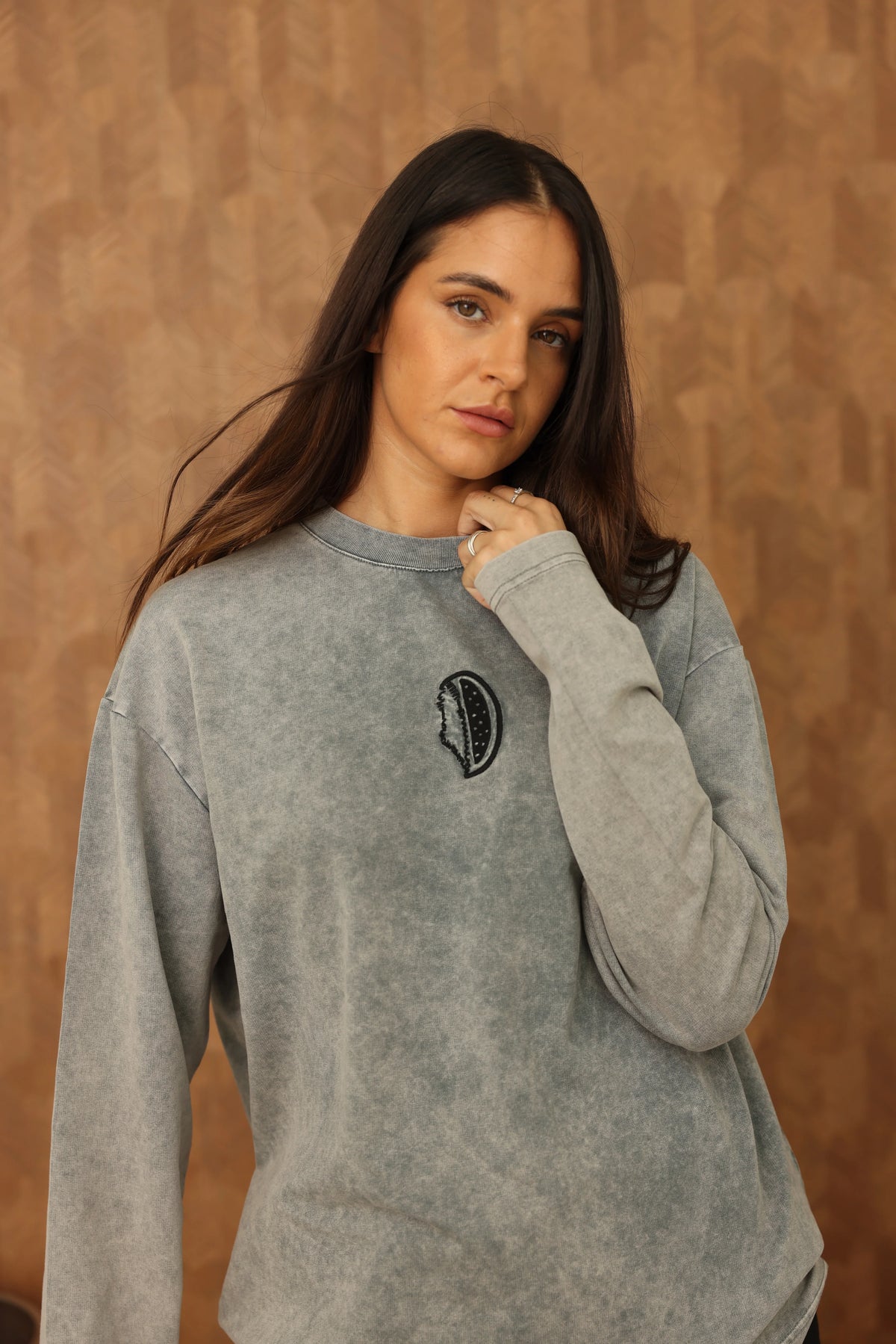 just-do-it-long-sleeve-washed full studio photograph 1172