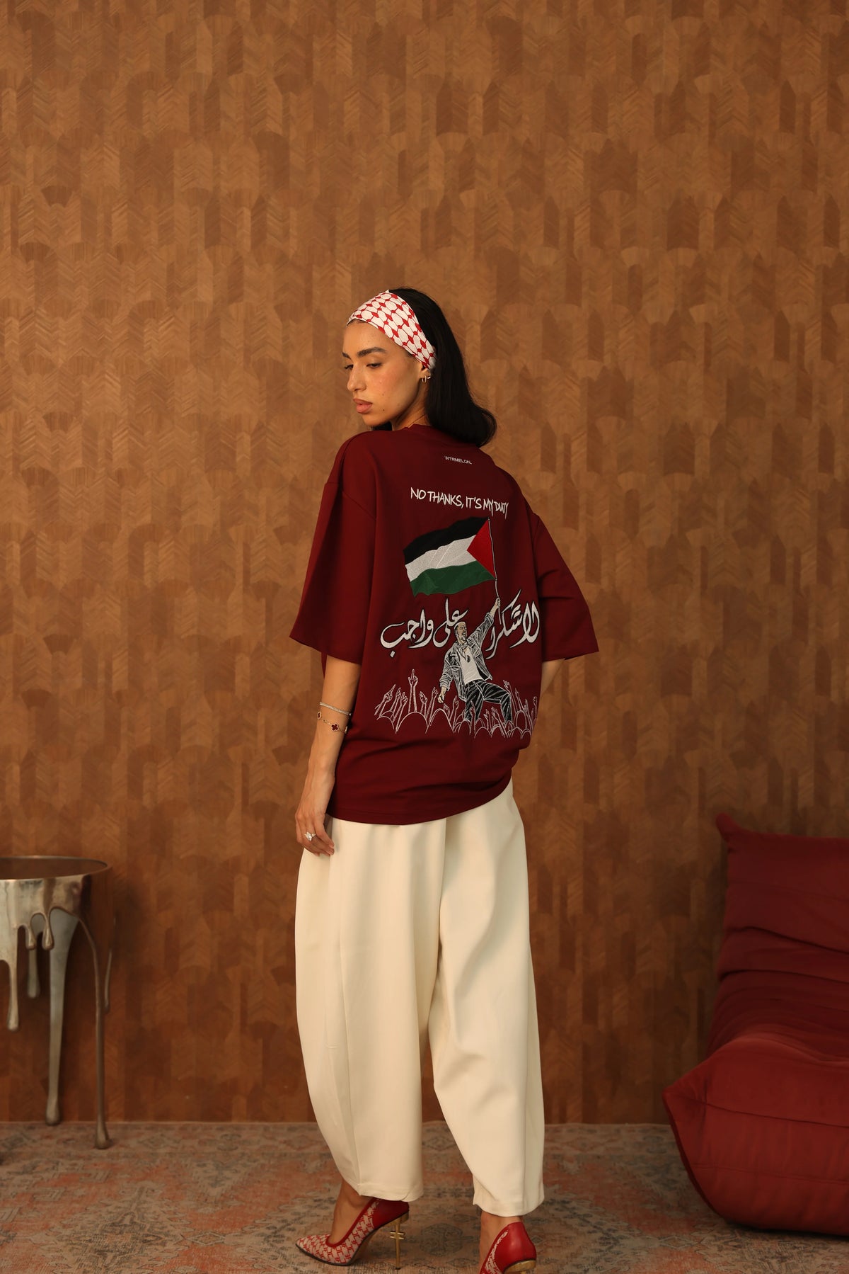 The Voice Tee - Bordeaux full original studio photo 1129