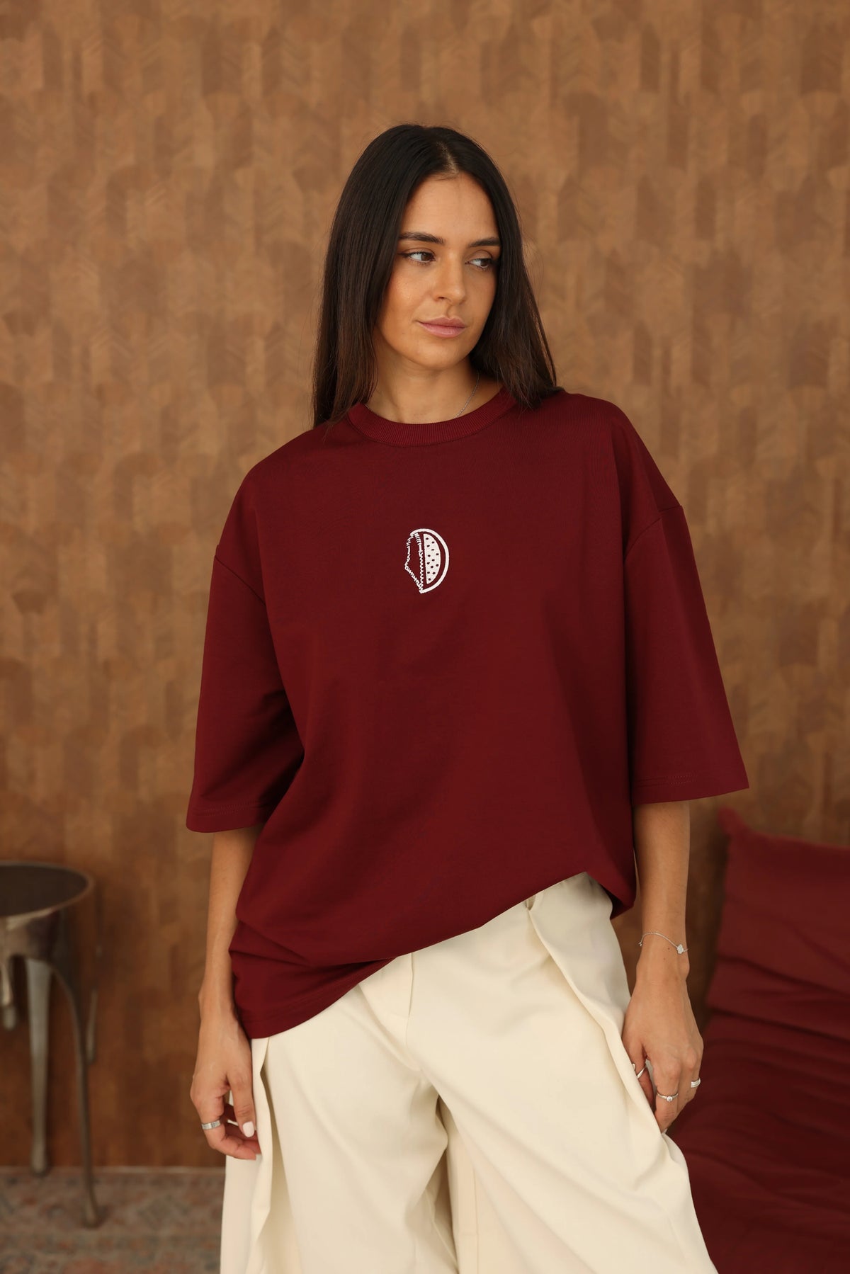 The Voice Tee - Bordeaux full original studio photo 221