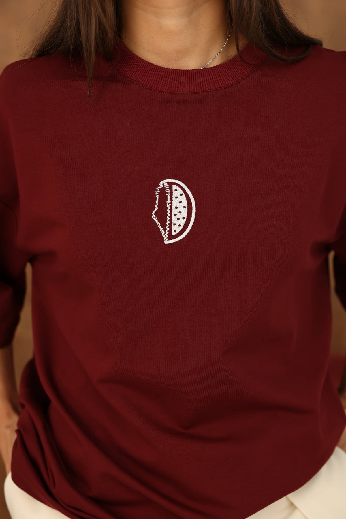 The Voice Tee - Bordeaux full original studio photo 229