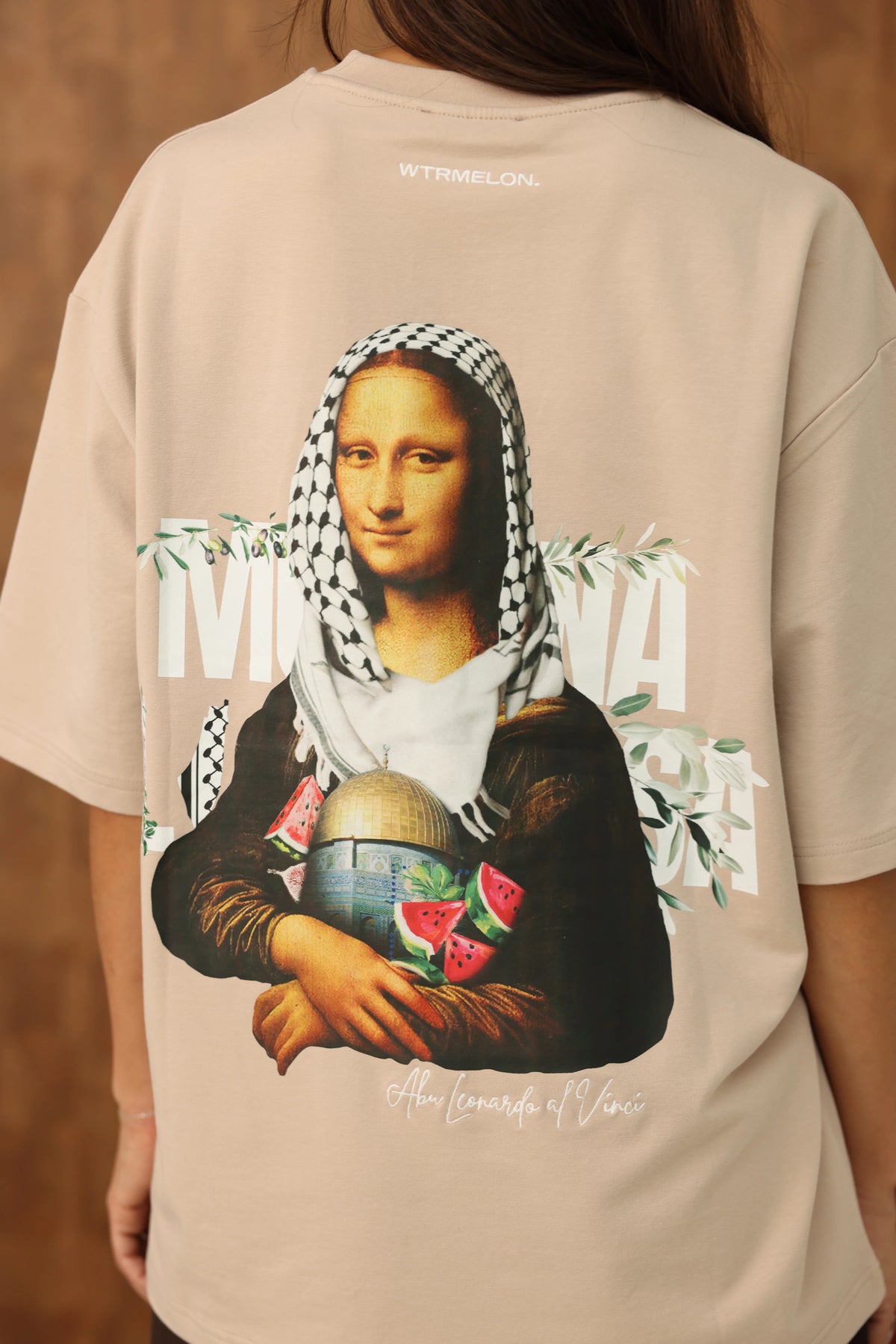 Mona Lisa Tee - Beige full original studio photo 741