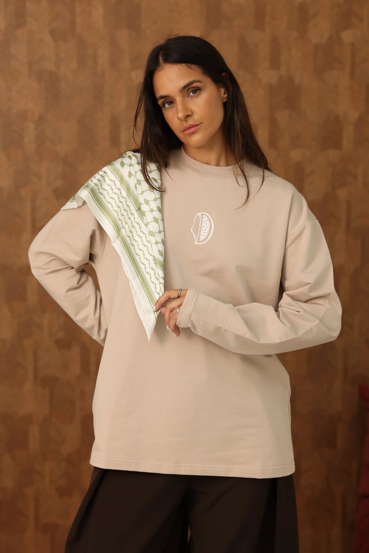 Mona Lisa Long Sleeve - Beige full original studio photo 869